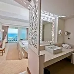 Tui Day And Night Connected Club Life 4*